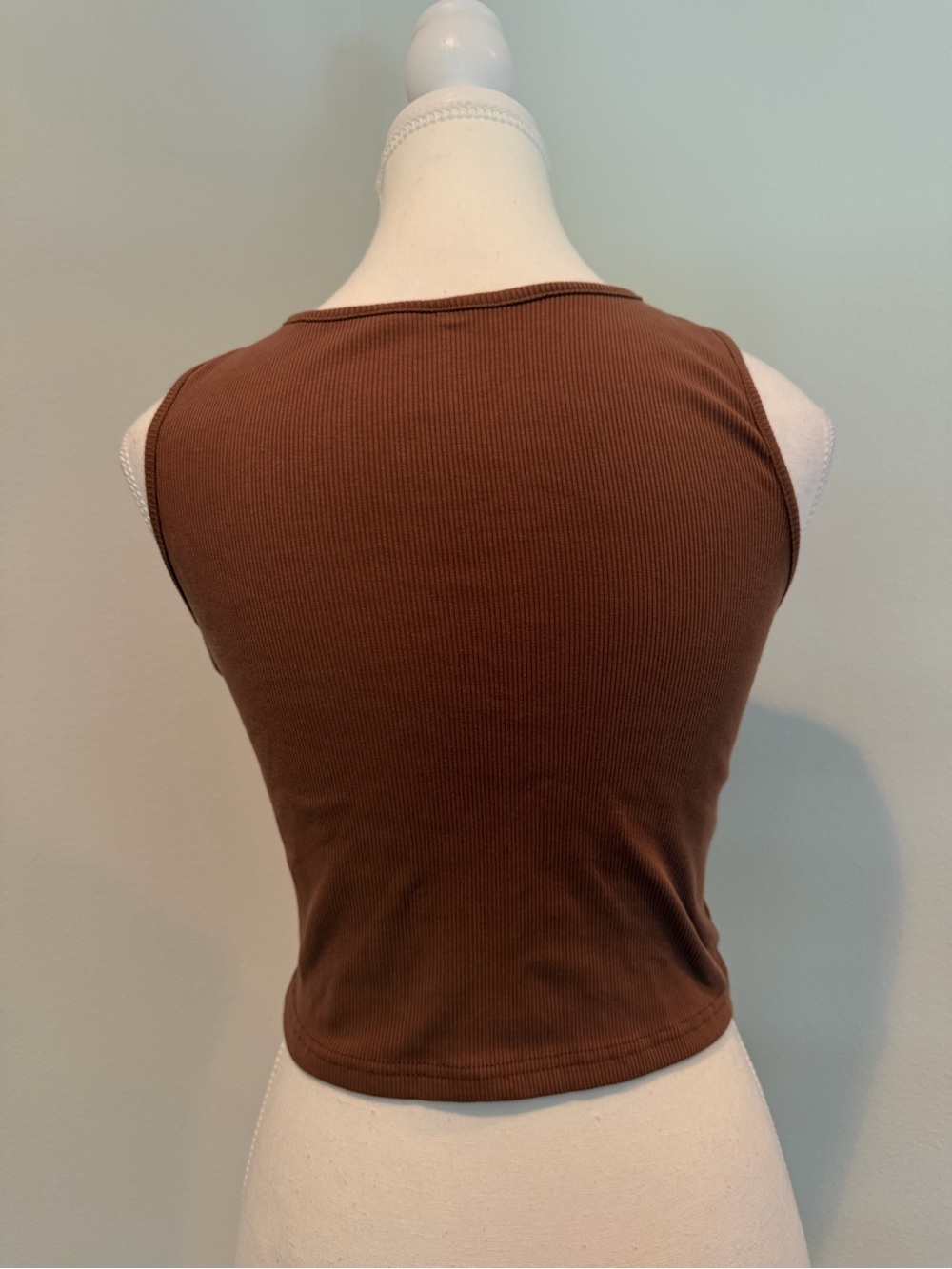 Brown Ribbed V-Neck Tank - Picture 4 of 4